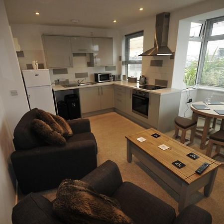 Surf View Apartment, Newquay Ньюки Экстерьер фото